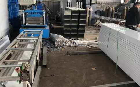 如何避免金屬圍擋施工中發(fā)生高空墜落事故？（金屬圍擋施工中高空安全防護措施）